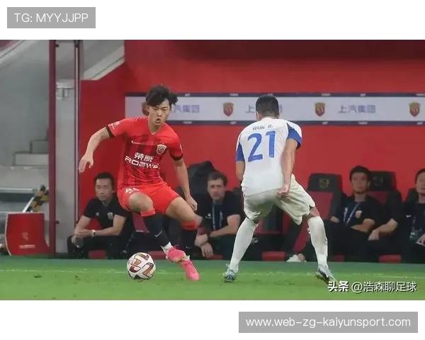 上海海港外援持续亮眼，卫冕之路全力以赴